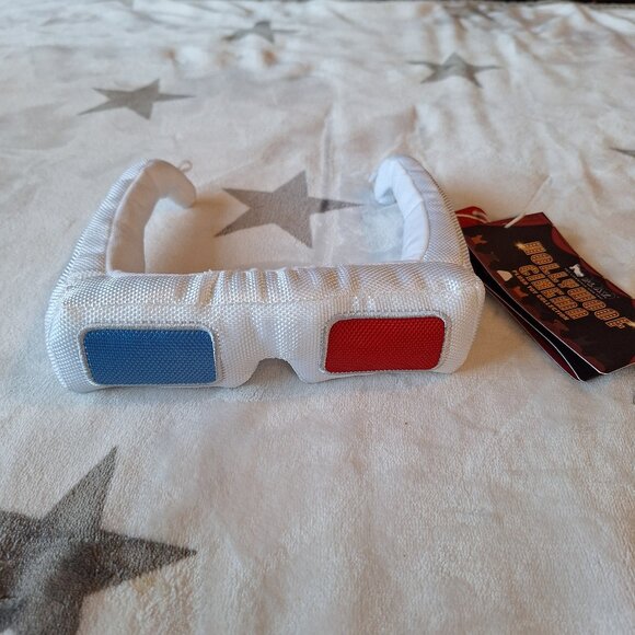 P.L.A.Y.'s Hollywoof Cinema 3-Dog Glasses Fun Dog Toy New Squeaks Crinkle - Picture 1 of 12